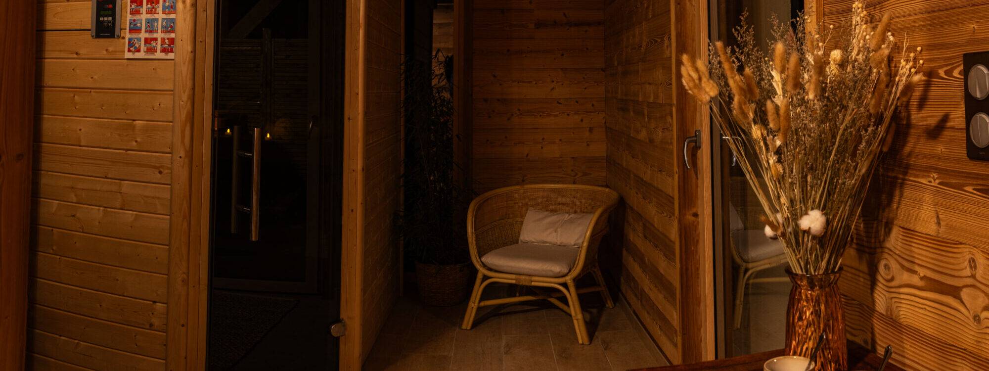 Chalet spa et sauna privatif dans les Vosges : espace détente avec spa, fitness, sauna et billard dans les Vosges Sainte-Marie-aux-Mines