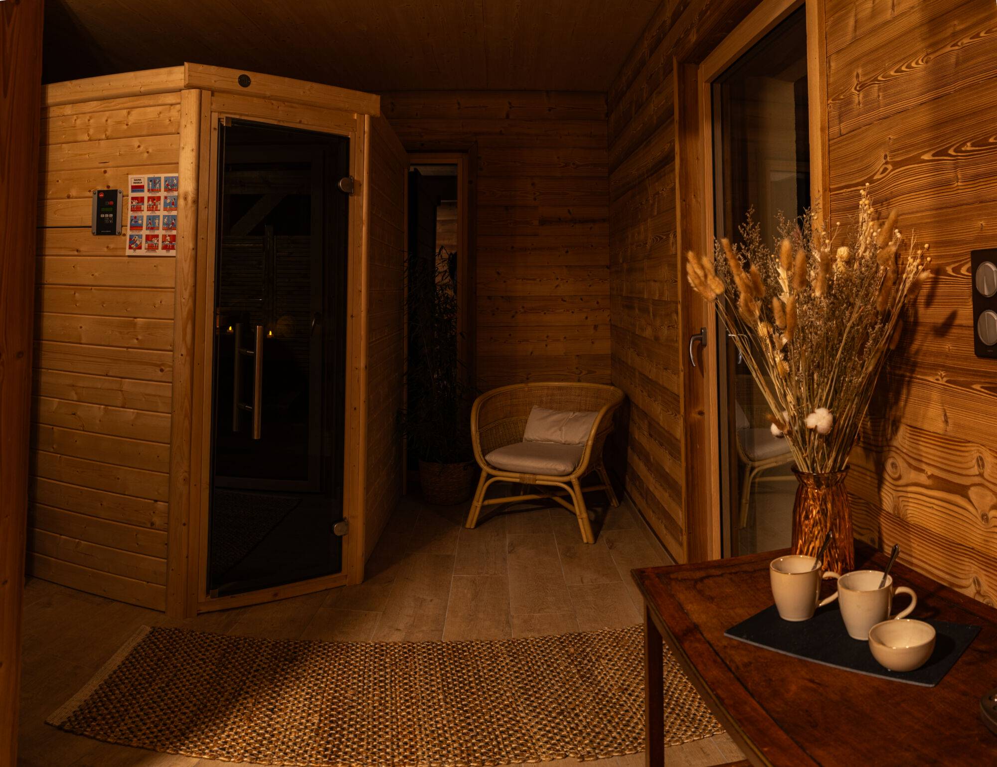 Chalet spa et sauna privatif dans les Vosges : espace détente avec spa, fitness, sauna et billard dans les Vosges Sainte-Marie-aux-Mines