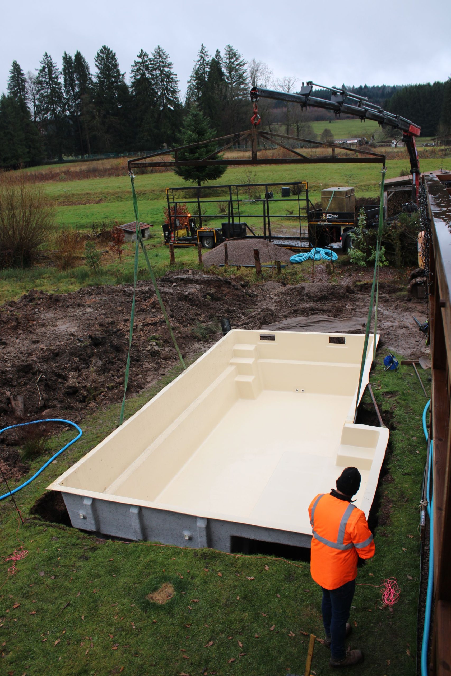 POSE 7 SCALED | Chalet de l'Oseraie Travaux de la piscine dans les Vosges Sainte-Marie-aux-Mines 5