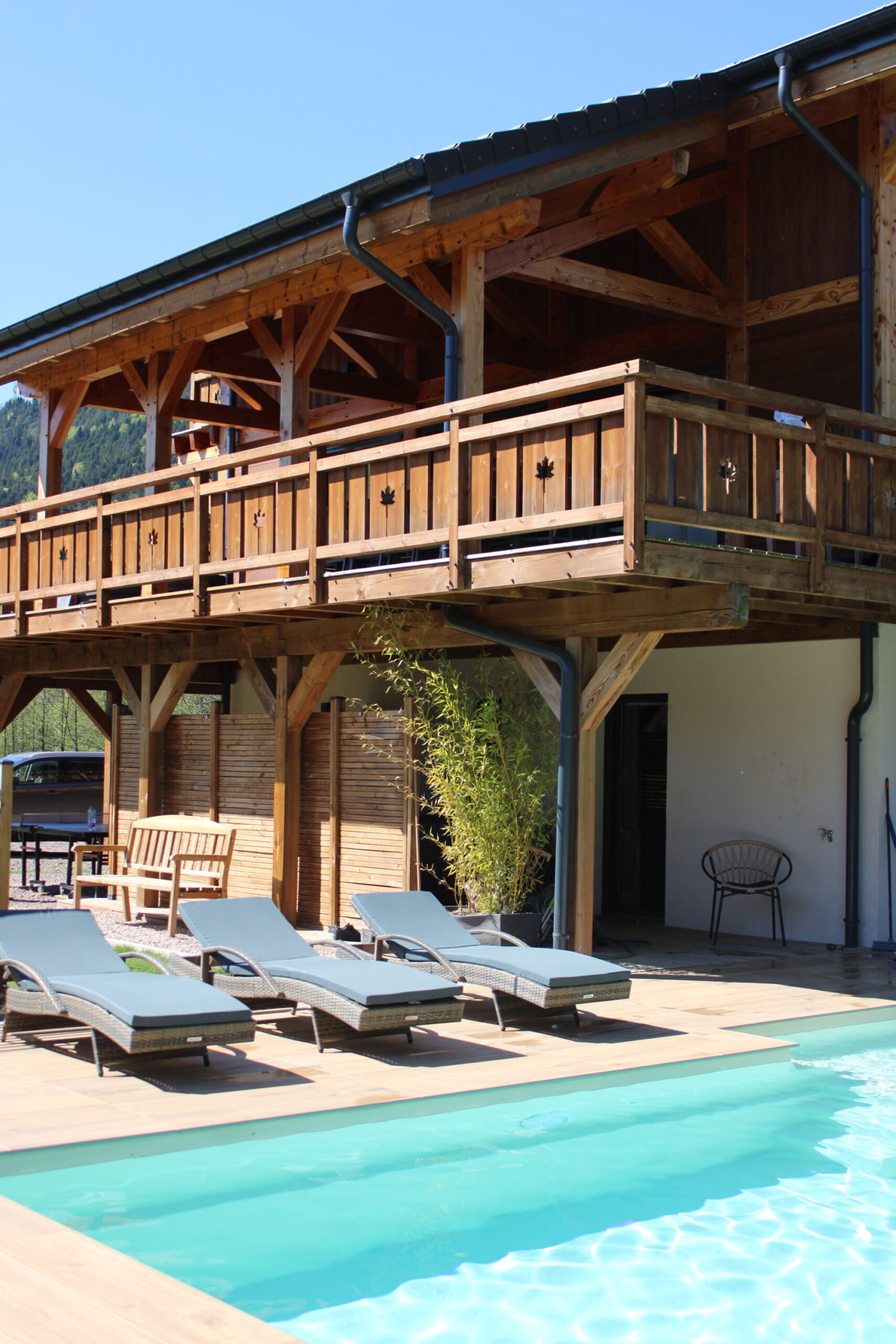 CHALET DE LOSERAIE PISCINE 2 SCALED | Chalet de l'Oseraie Piscine chauffée dans les Vosges Ribeauville 0